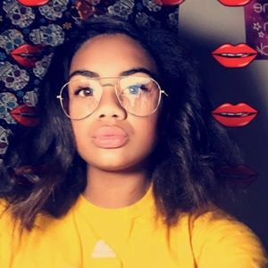 Meet your Posher, Mya